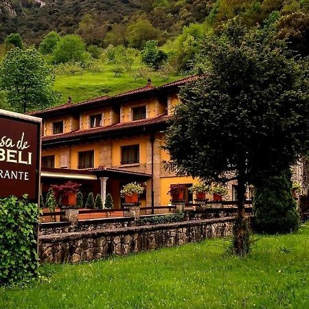 Logis Hotel Restaurante La Casa De Juansabeli Arenas De Cabrales Bagian luar foto