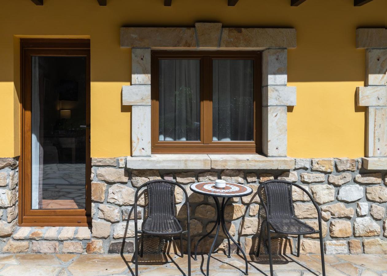 Logis Hotel Restaurante La Casa De Juansabeli Arenas De Cabrales Bagian luar foto