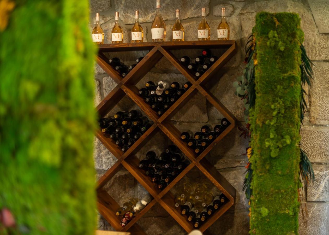 Logis Hotel Restaurante La Casa De Juansabeli Arenas De Cabrales Bagian luar foto